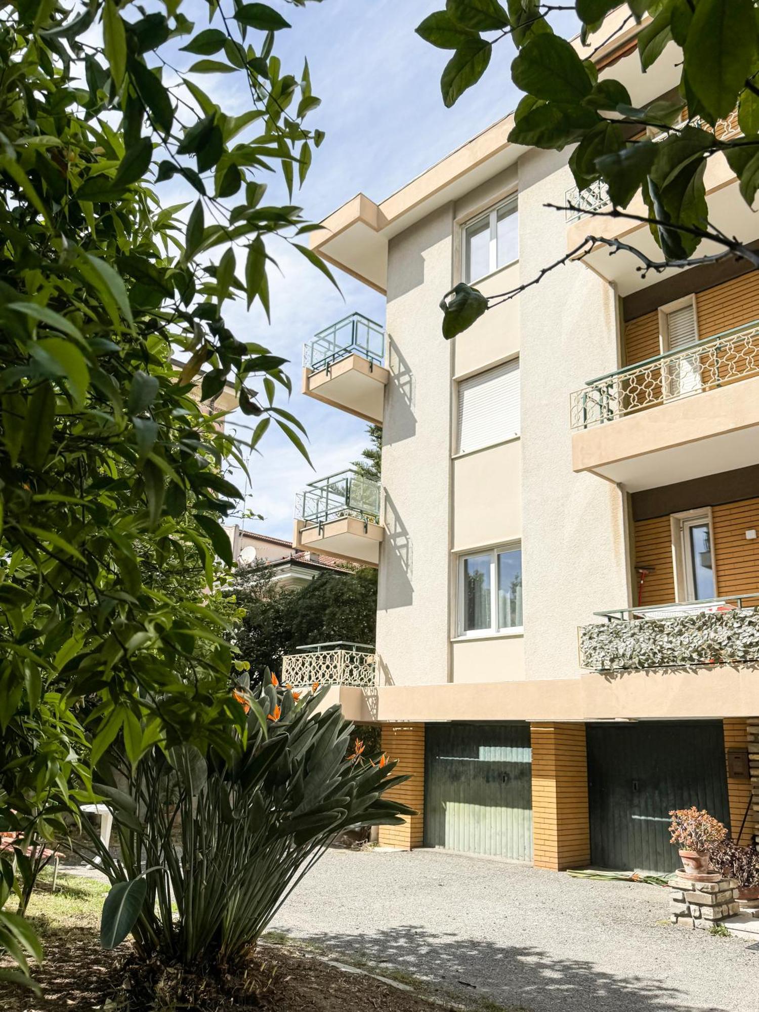 Отель Casa Febo, In Centro Con Parcheggio Privato A 200 Mt Dal Mare Бордигера Экстерьер фото