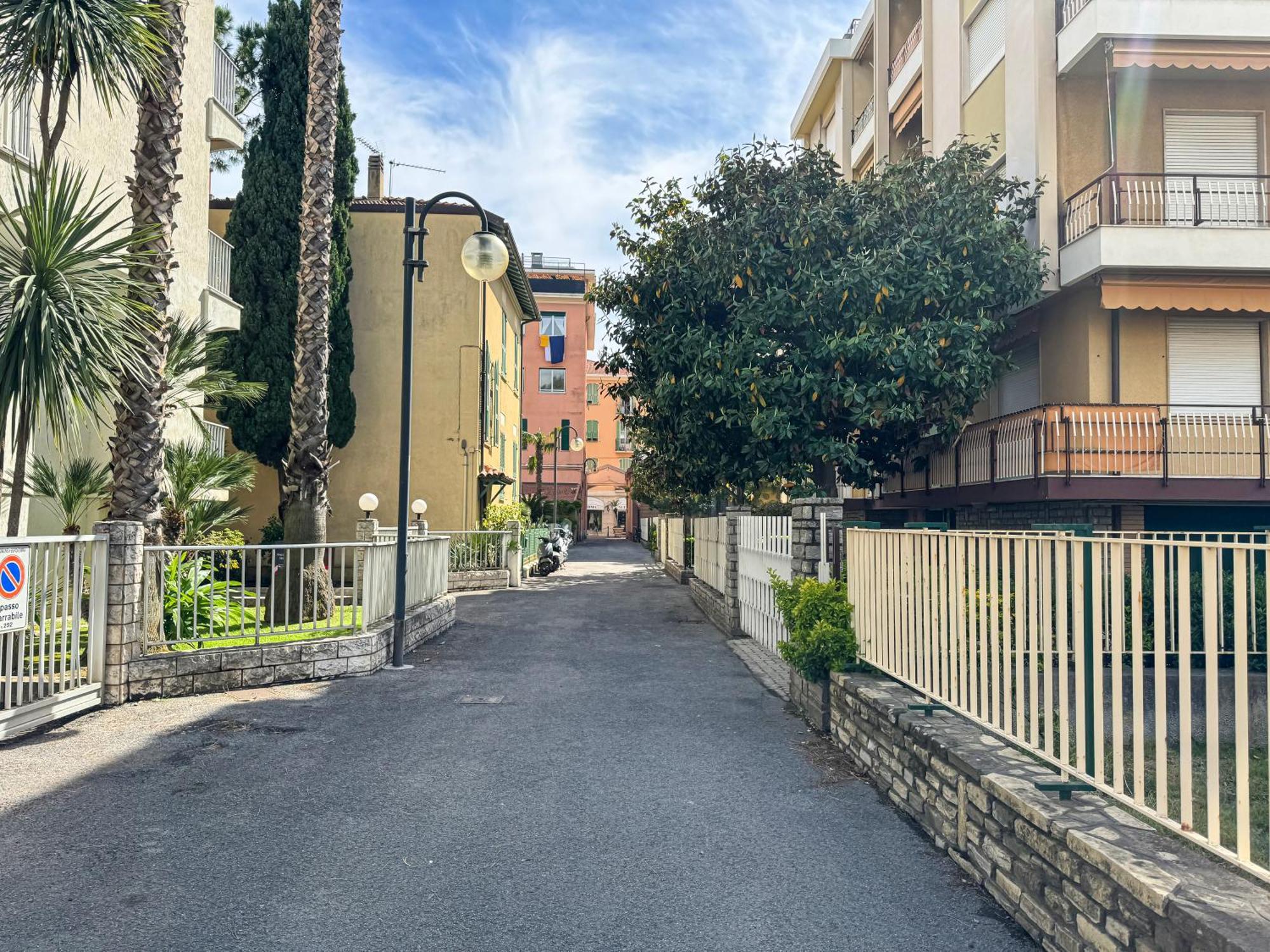 Отель Casa Febo, In Centro Con Parcheggio Privato A 200 Mt Dal Mare Бордигера Экстерьер фото